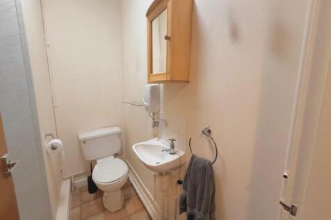 Shower Room.jpg