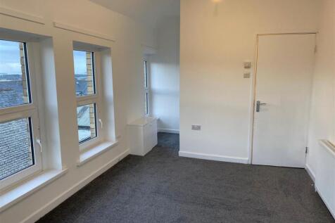 3, 252 Holton Road - living room (4).jpg