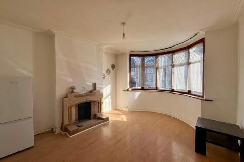 12 Elms Court  (6...