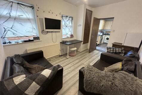 5-bed house on Cawdor Road, Fallowfield, £145pppw, £628/mo