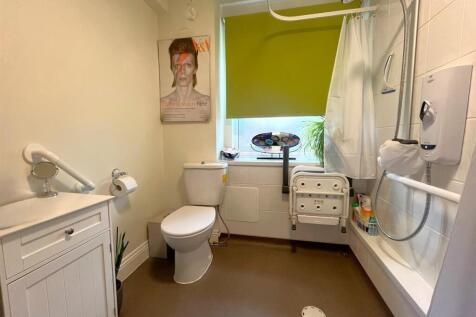 Bathroom.jpeg