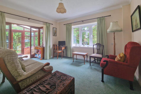 3 PG Sitting Room