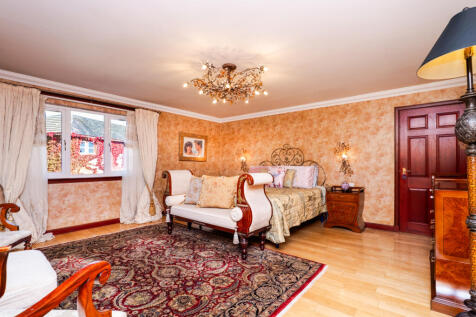 5 bed, 5 bath Detached in Glasgow - Photo 33