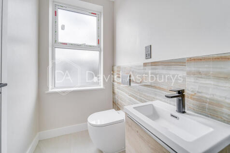 Hornsey Road, Finsbury Park, London photo 5