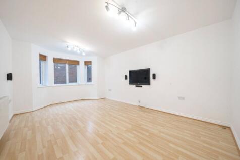 Phoenix Court, 102 Dukes Avenue, New Malden, KT3 photo 2