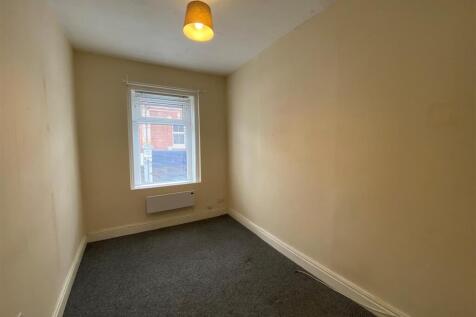 High Street, Barry photo 5