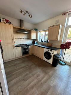 Three bedroom terraced house to rent Inglehurst G