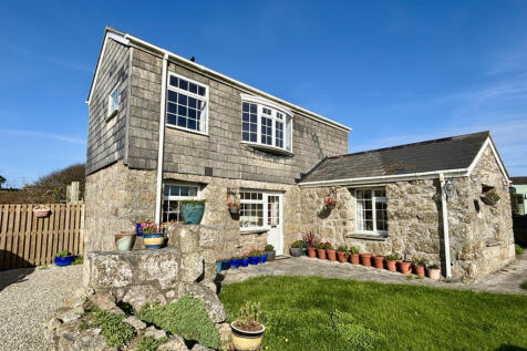 3 Bedroom Detached House for Sale with Sea Views