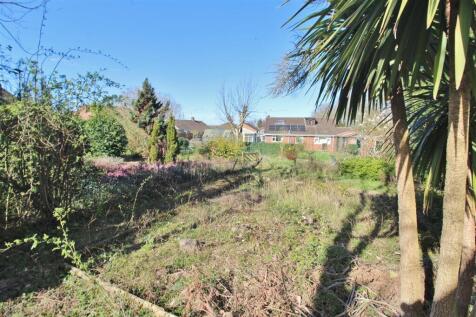 REAR GARDEN -
