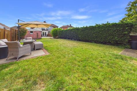 Presented by Clinton at EweMove Bexleyheath and Da