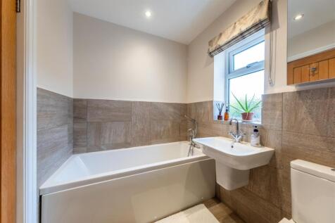 17 Abbotts Road-024.jpg