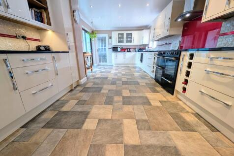 PXL_20251027_1156...