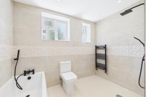 CAM03062G0-PR0163-STILL008