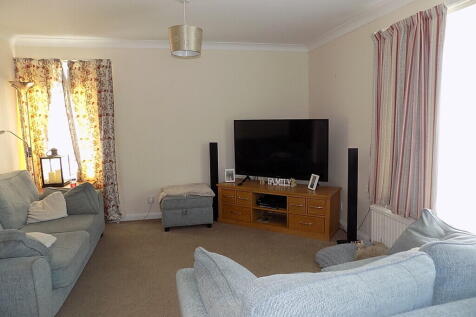 Lancaster Drive, Long Sutton photo 5