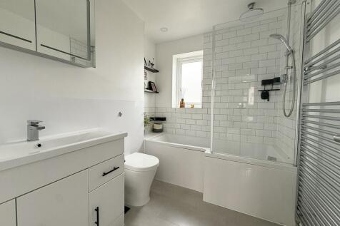 Laurus Close, Waterlooville photo 3