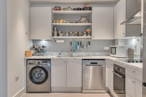 1375921-4-6909d7f...