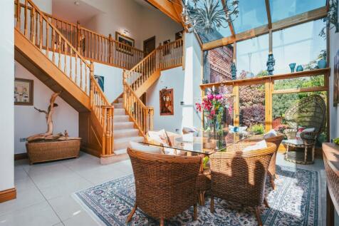 Atrium/Entrance Hallway