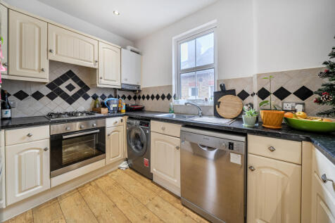 1401140-15-697377...