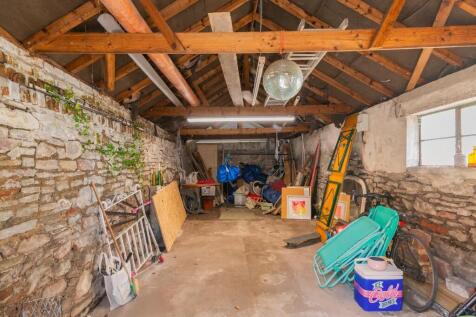 0J1RBM - Garage B.jpg