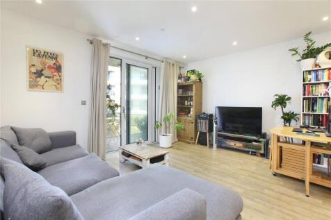 1-bed flat on Collet House, 
50 Wandsworth Road, SW8, £2,850/mo