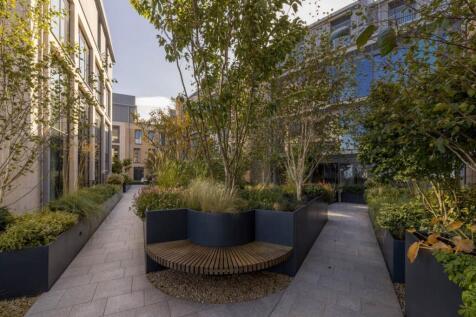 71535_St_James_Place