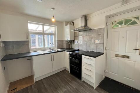 Trenchard Avenue, Stafford, ST16 3RD photo 3