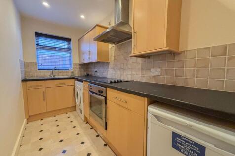 The Square, Kenilworth, CV8 photo 3