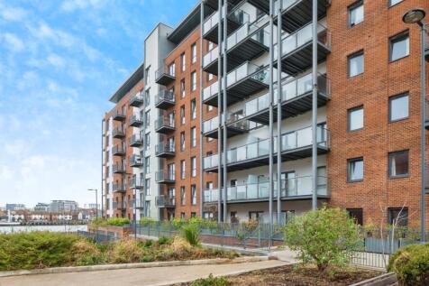Southampton, SO19 - property photo