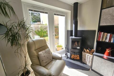 Patio Doors to Rear.jpg