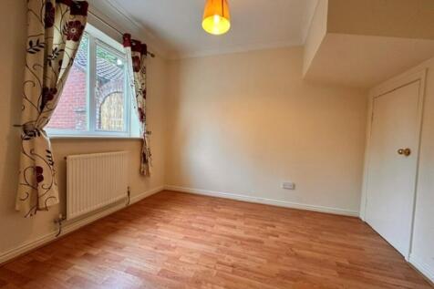 Sails Drive, Windmill Lane photo 3