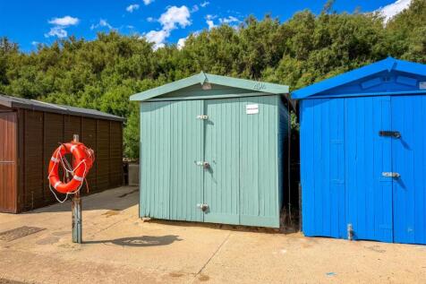 BEACH HUT FRONT