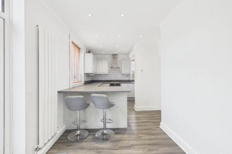 Thompson Avenue, Ormskirk, L39 photo 4