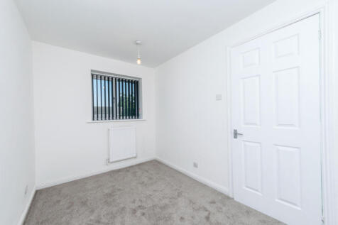 Leeds, LS10 photo 5