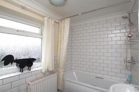 First Floor Bathroom.JPG