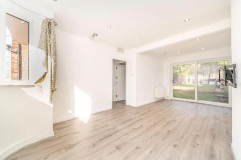 Woodhouse Avenue, Perivale photo 3