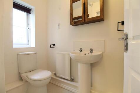 9 Ensuite Shower Room.JPG