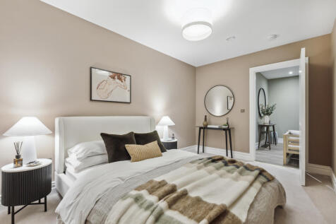 Show Apartment Bedroom