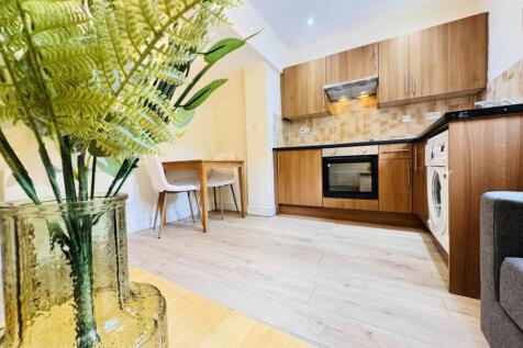 Lounge Kitchen (13)