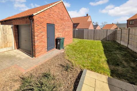 52 Daisy Way - 3.jpg