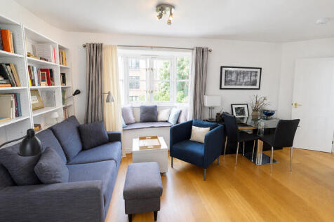 Living Room - Ang...
