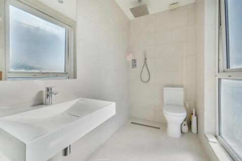 En-Suite Shower Room.jpg
