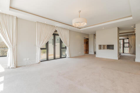 Main Bedroom/ Fireplace