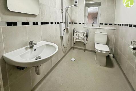 Flat 3, Rosslyn Court, Runnymede Road, Stanford Le Hope, Essex, SS17 0NR photo 2