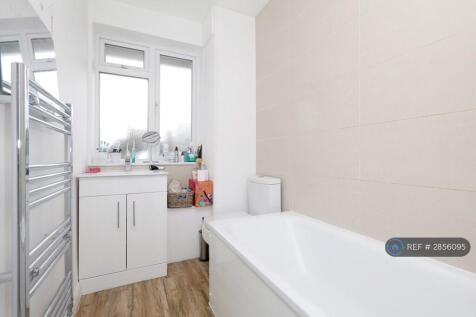 Elizabeth Close, London, E14 photo 4