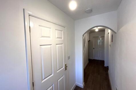 Rodyard Way, Parkside Entrance, Hallway .jpeg