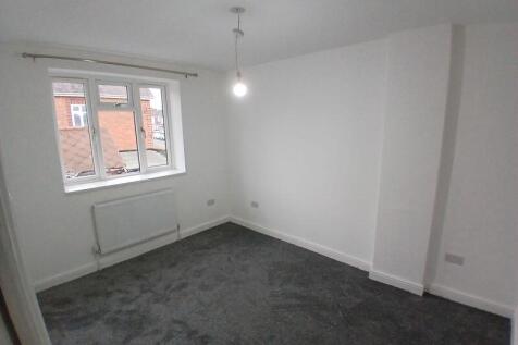 Gainsborough Road, Off Welford Road photo 3