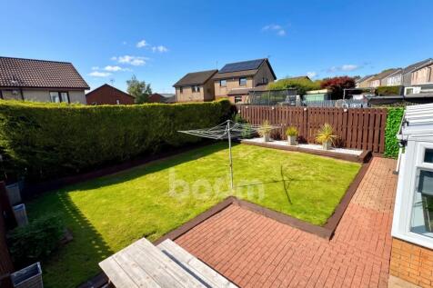 Manuel Avenue, Beith rear garden