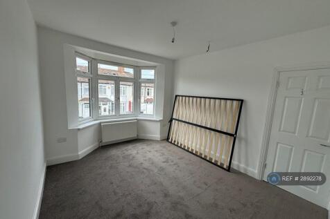 Belvedere Road, London, E10 photo 4
