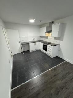 3-bed flat on Cotswold Street, Liverpool, £628/mo