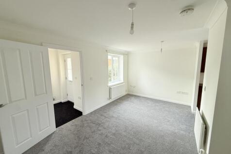 Primrose Way photo 3